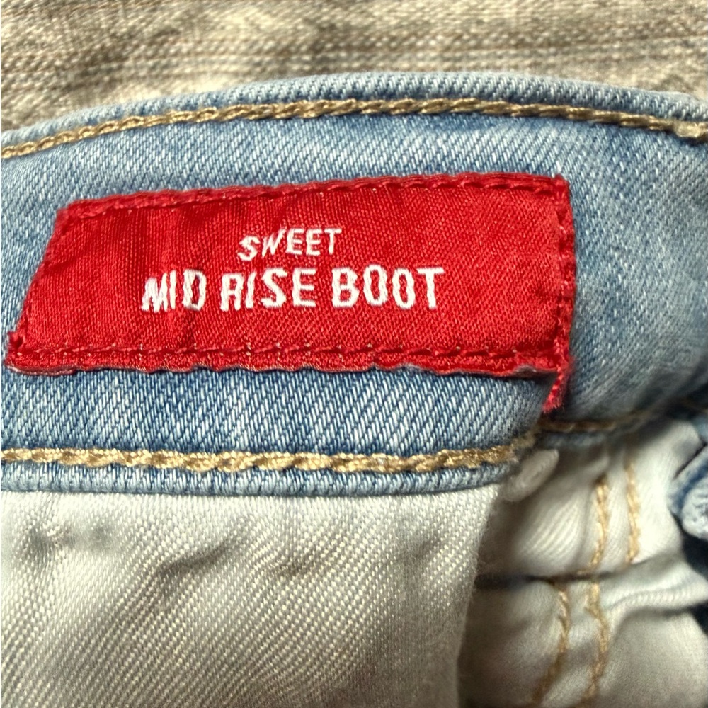 Lucky Brand Light Blue Mid Rise Bootcut Jeans With Raw Hem - Picture 4 of 8